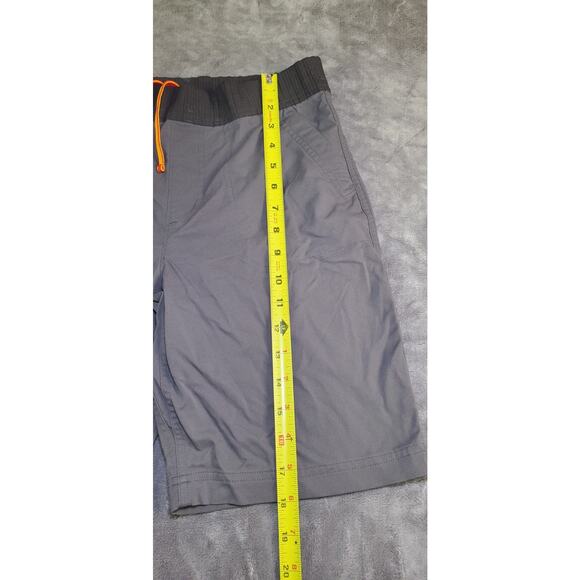 REI Co-op Boys Sz L 14-16 Athletic Active Shorts 3 Pockets Gray Activewear C30 - Picture 2 of 10